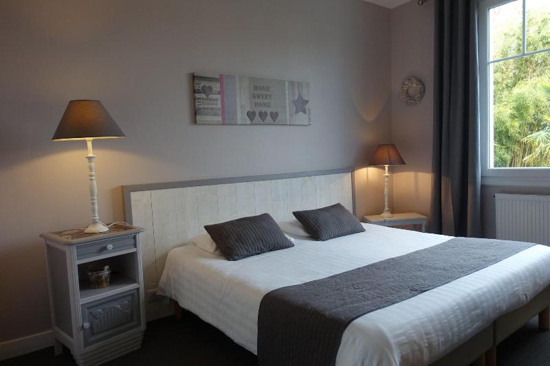 Hotel Le Grain De Sable Арес Екстериор снимка